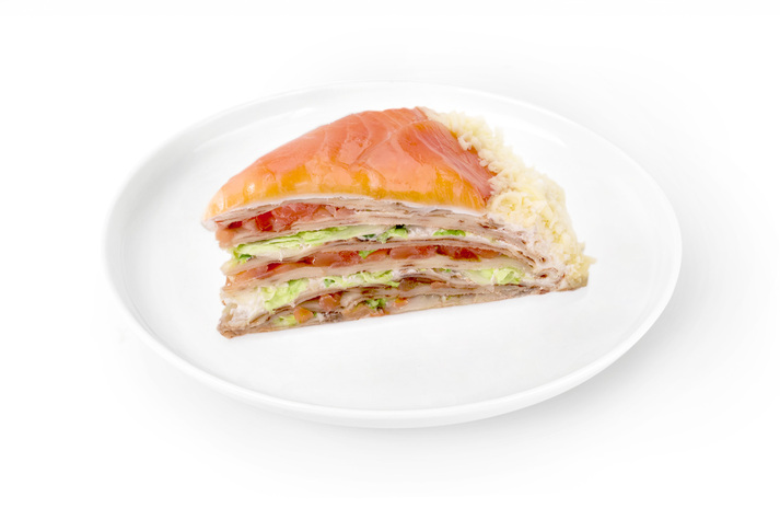 Торт блинный с лососем