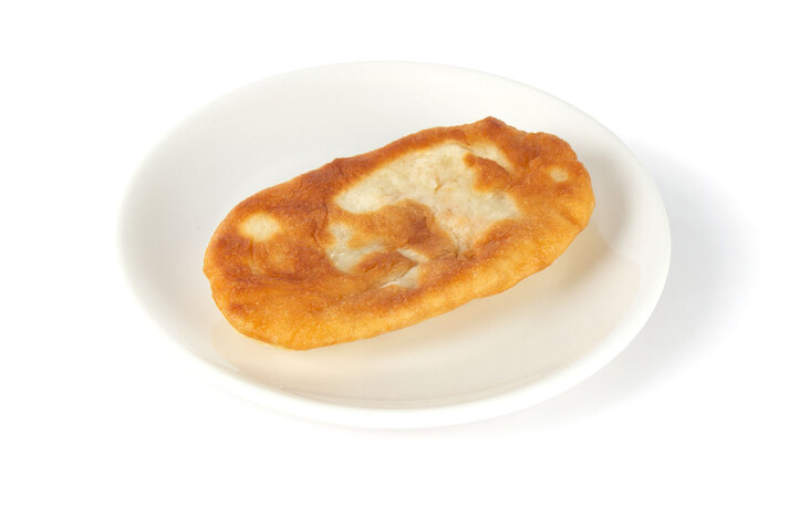 Пирожок жареный с капустой