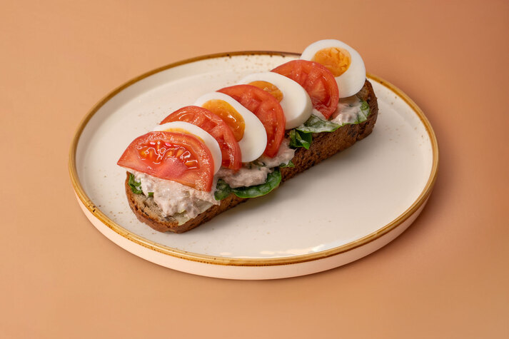 Тост с тунцом