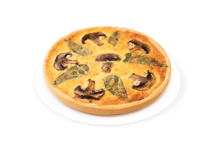 Киш из песочного теста с курицей