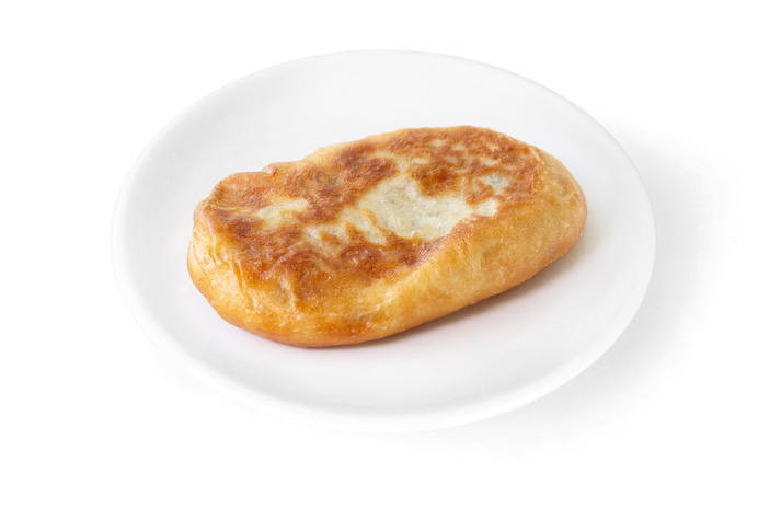 Пирожок жареный с курицей