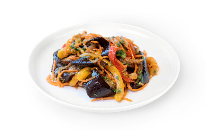 Салат из печеных баклажан