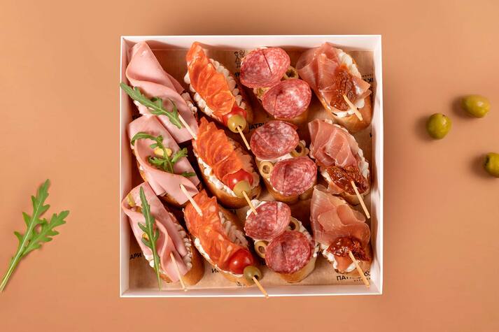 Сет из брускетт Мясной