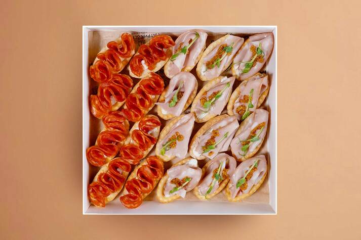 Сет из тарталеток с мортаделлой и с чоризо