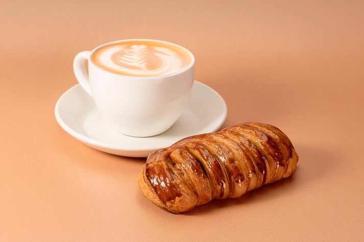 Комбо Капучино-Дениш с вишней