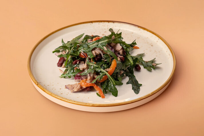 Салат с тунцом и красной фасолью