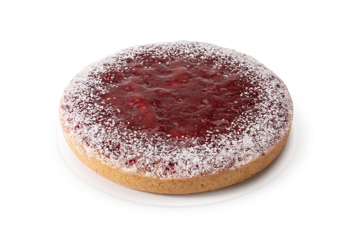 Киш из песочного теста с малиной и персиком