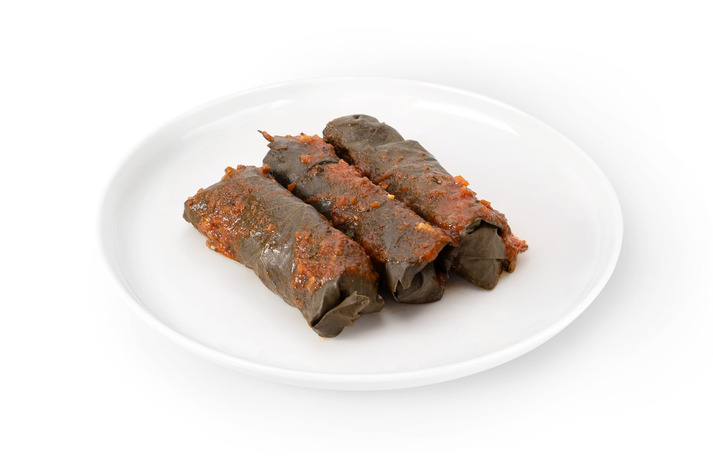 Долма из булгура и мяты в овощном бульоне